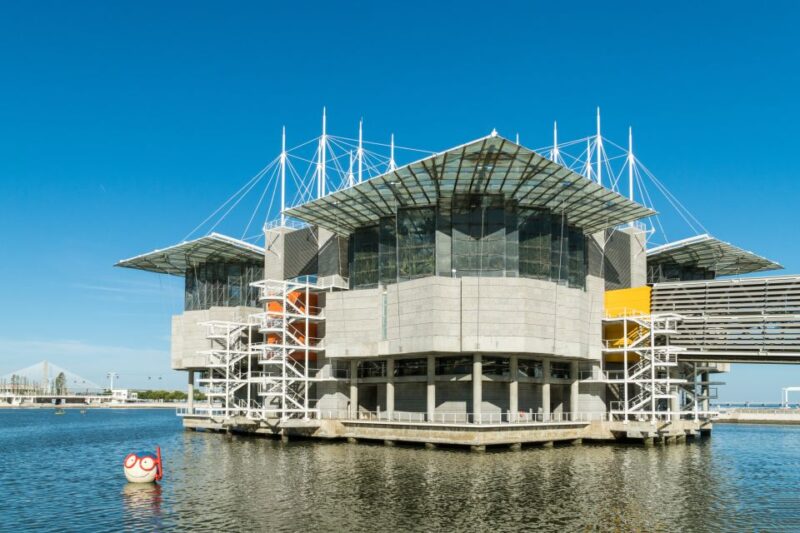 Lisbon: 48-Hour Hop-On-Hop-Off Bus Tour and Oceanarium Entry - Key Points
