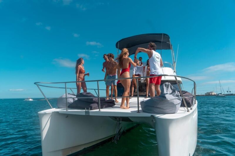 Lisbon: 6H Private Catamaran Tour With Swimming - Onboard Amenities