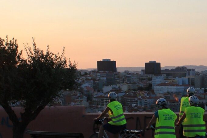 Lisbon: 7 Hills Half-Day Electric Bike Tour - Enjoying Panoramic Views