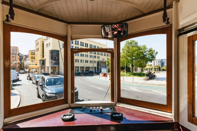 Lisbon: 72/96-Hour Hop-On Hop-Off Bus, Tram & Boat Ticket - Inclusions and Exclusions