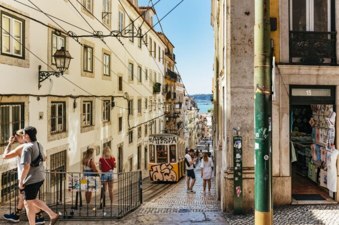 Lisbon: 72/96-Hour Hop-On Hop-Off Bus, Tram & Boat Ticket - Inclusions and Exclusions