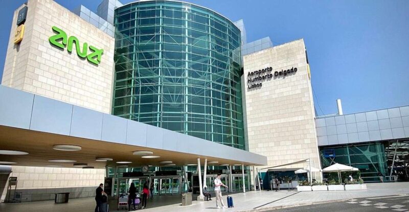 Lisbon: Airport Transfer in an Executive Vehicle - Amenities and Features