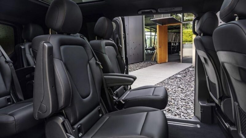 Lisbon: Airport Transfer in an Executive Vehicle - Booking Flexibility