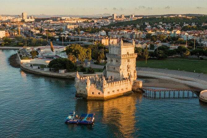 Lisbon: Alfama Walking Tour + Tagus River Cruise - Meeting and Pickup