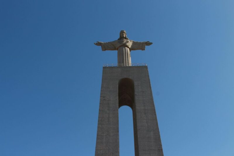 Lisbon: Arrábida and Sesimbra Day Trip With Wine - Taste Local Wines
