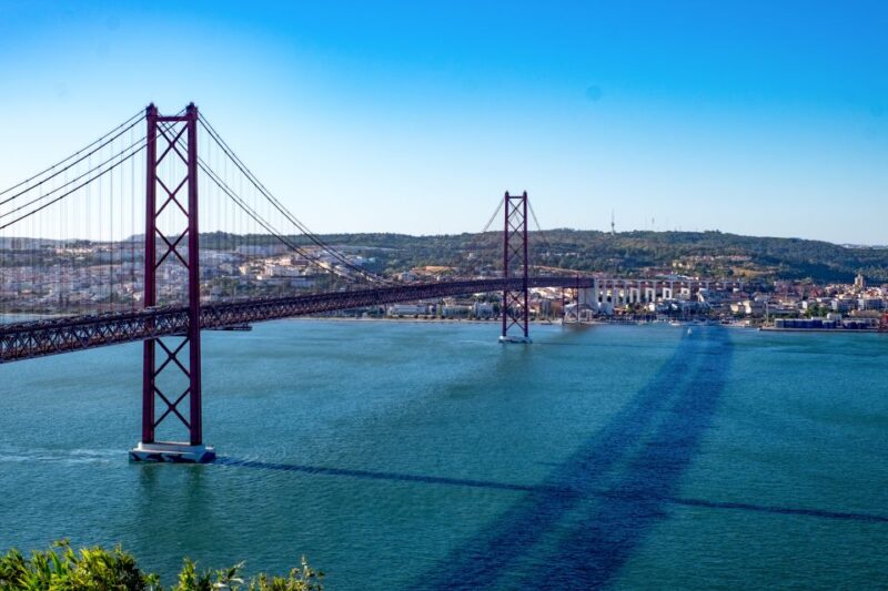 Lisbon: Arrábida Natural Park and Sesimbra Day Trip - Itinerary Highlights
