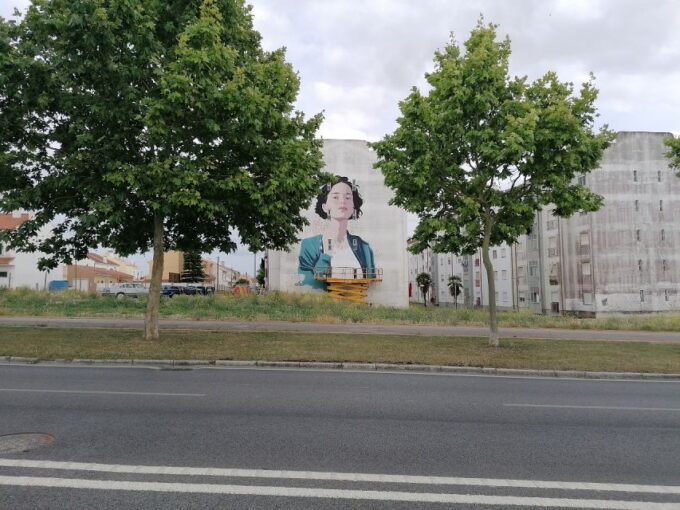 Lisbon Bay Private Street Art Tour - Iconic Landmarks and Murals