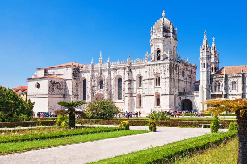 Lisbon: Belem Tour With Pastries + Jerónimos Monastery Visit - Accessibility and Dress Code