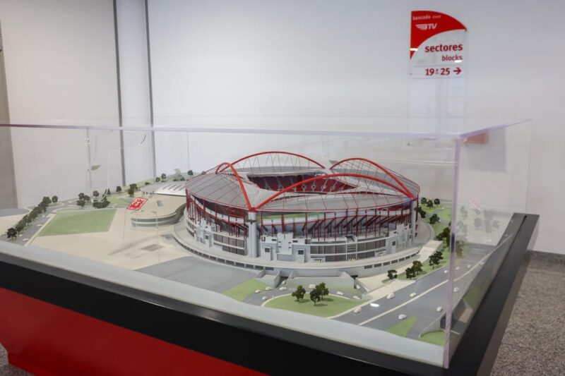 Lisbon: Benfica Luz Stadium Tour With Souvenir Scarf - Visitor Information