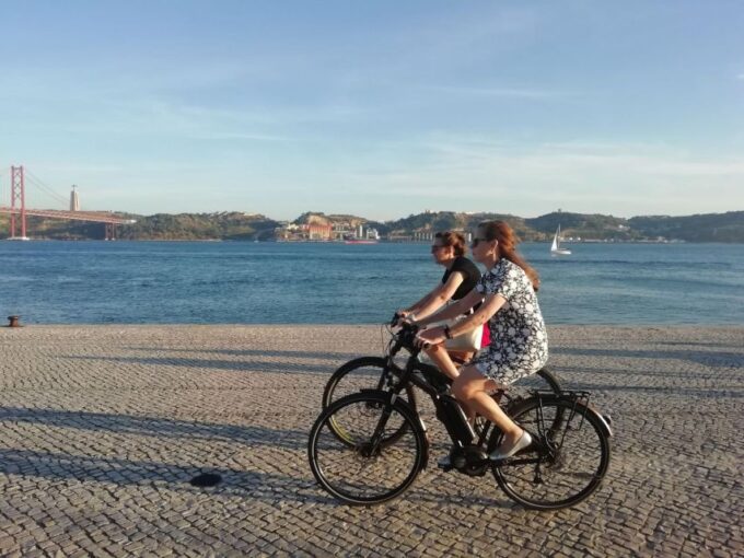 Lisbon: Bike Tour From City Center to Belem - Scenic Photo Opportunities