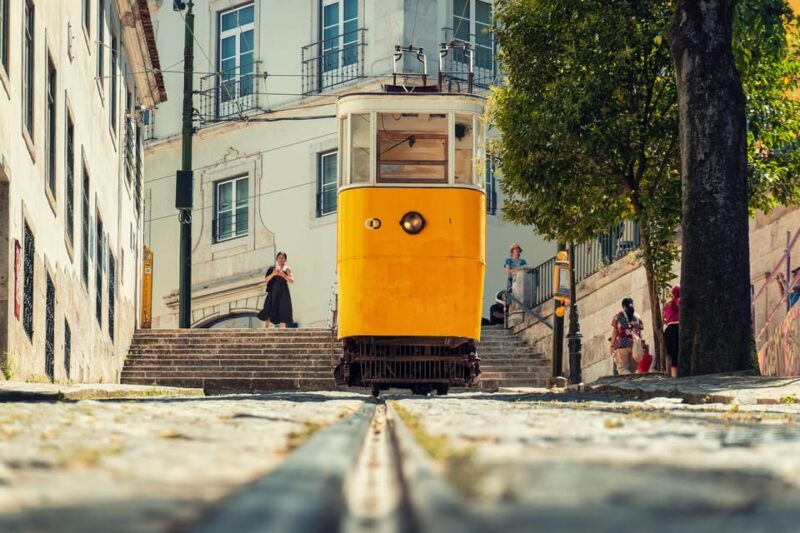 Lisbon / Cacilhas: Old Harbour-Ruins & Lost Place Photo-Tour - Participant Requirements