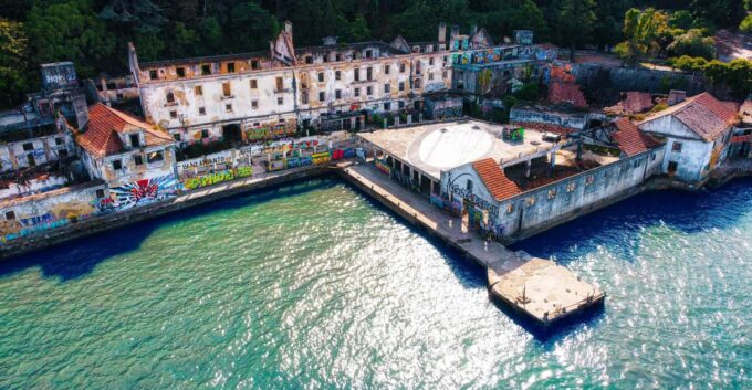 Lisbon / Cacilhas: Old Harbour-Ruins & Lost Place Photo-Tour - Frequently Asked Questions