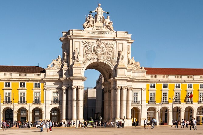 Lisbon (Chiado-Baixa) Scavenger Hunt and Sights Self-Guided Tour - Family-Friendly Exploration