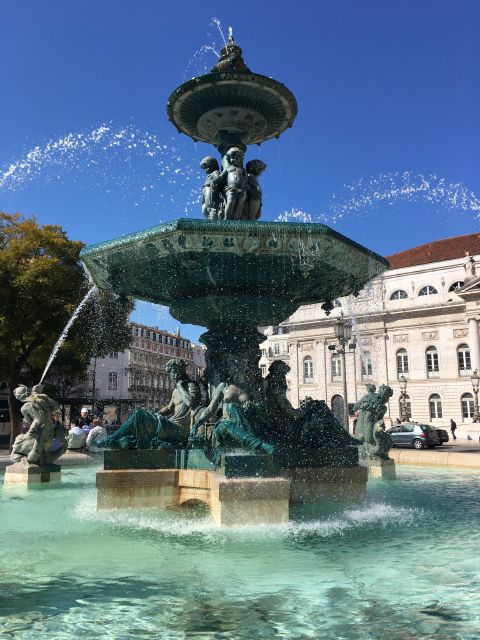 Lisbon: City Center Walking Tour, Viewpoints and Food Taste - Key Points
