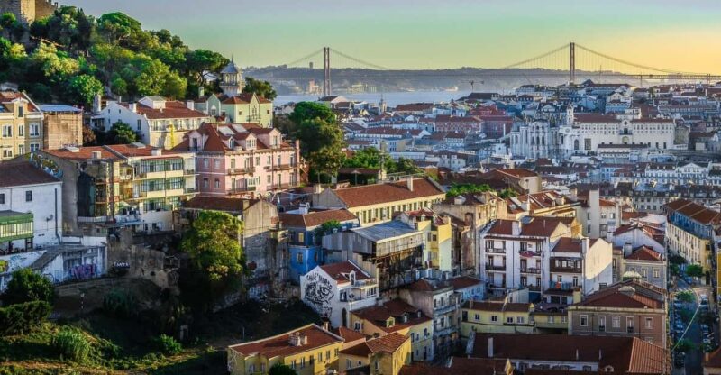 Lisbon City Tour HALF DAY 4h - VAN - Itinerary and Highlights