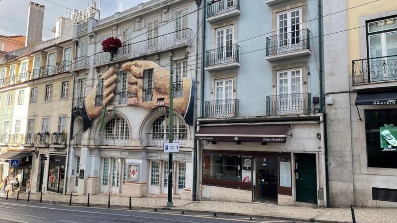 Lisbon City Tour HALF DAY 4h - VAN - Guided Experience