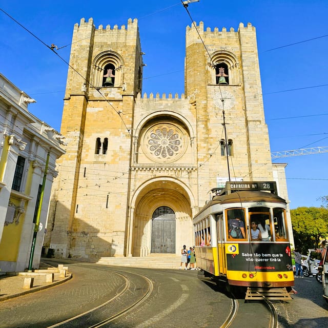 Lisbon: City Tour Oldtown and Alfama 90 Min by Tuktuk - Meeting Point