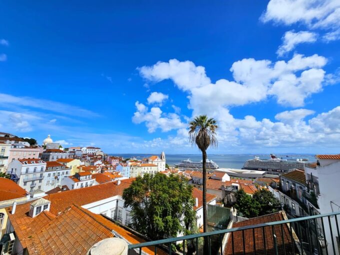Lisbon: City Tour Oldtown and Alfama 90 Min by Tuktuk - Recap