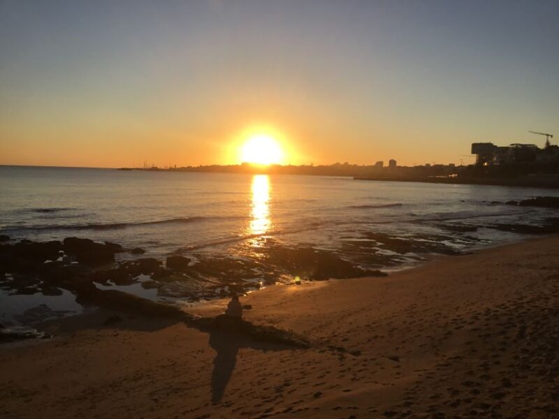 Lisbon: Coastal Sunset Tour With Sparkling Wine and Snacks - Itinerary Highlights