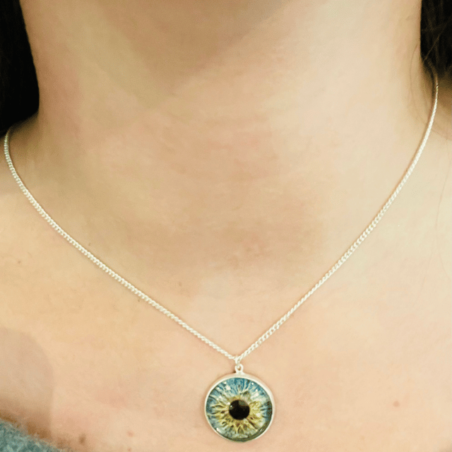 Lisbon - Creation of Necklaces From Your Iris - Key Points