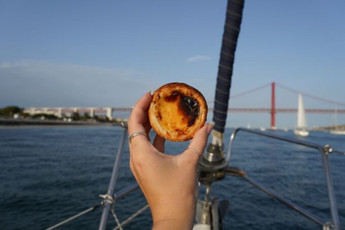 Lisbon: Day, Afternoon, or Sunset Boat Cruise With Wine - Reservation and Cancellation Policy