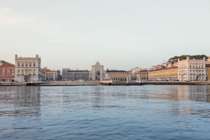 Lisbon: Day, Afternoon, or Sunset Boat Cruise With Wine - Frequently Asked Questions