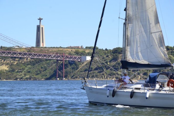 Lisbon: Day and Sunset Tour on the Tagus River - Languages Offered