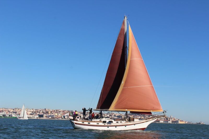 Lisbon: Daylight or Sunset on a Vintage Sailboat - Food and Beverage Offerings