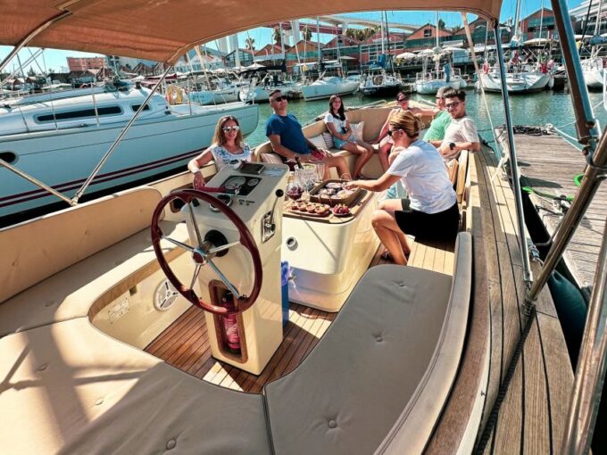 Lisbon: Daytime or Sunset Cruise With Welcome Drink - Frequently Asked Questions