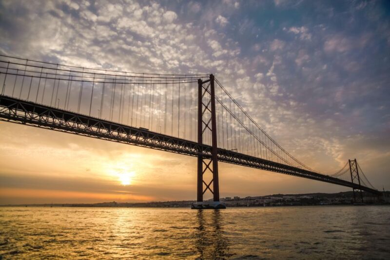 Lisbon: Disco Night Cruise With DJ and Open Bar - Customer Perspectives