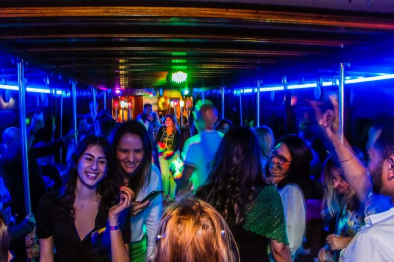 Lisbon: Disco Night Cruise With DJ and Open Bar - Inclusive Package