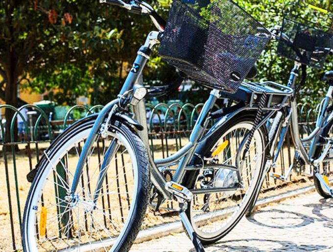 Lisbon: E-Bike Tour to Belém With Guide - Group Size and Languages