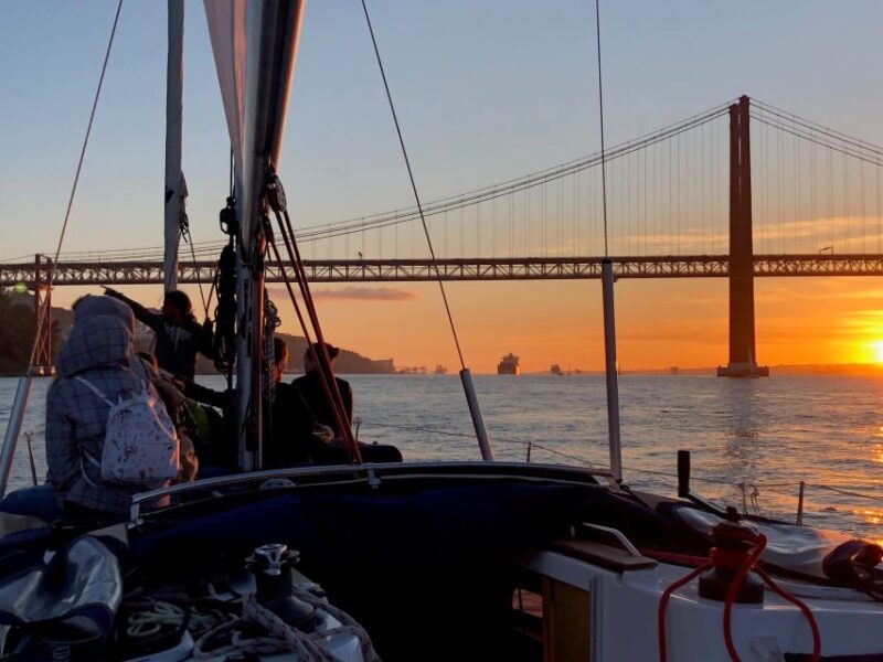 Lisbon: Enjoy a Sunset or Night Tagus River Sailboat Cruise - Important Meeting Point Information