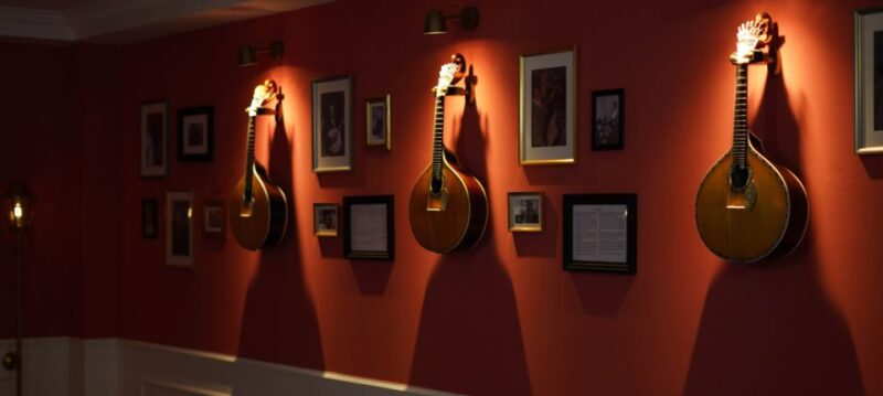 Lisbon: Evening Intimate Live Fado Music Show With Port Wine - Audience Experience