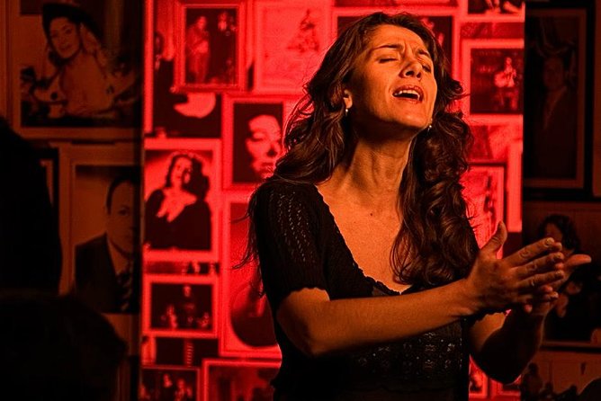 Lisbon Fado Experience: Walking Tour, Dinner and Live Music Show - Guided Fado Music History