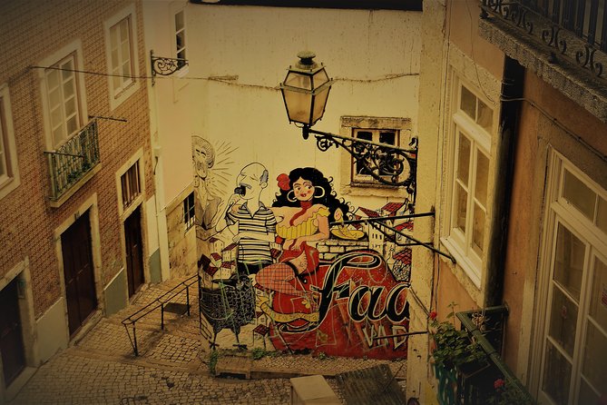 Lisbon Fado Experience: Walking Tour, Dinner and Live Music Show - Live Fado Performances