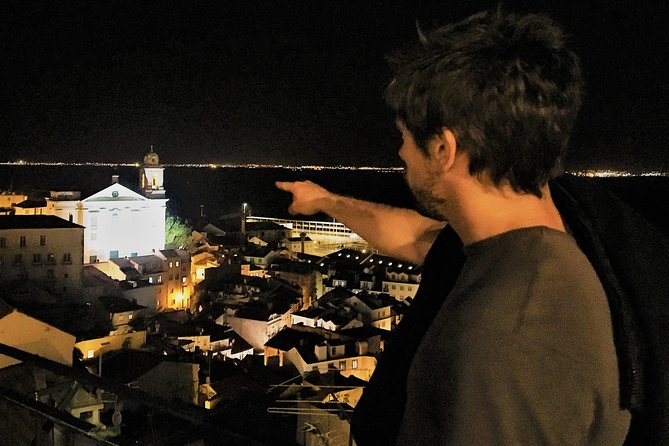Lisbon Fado Experience: Walking Tour, Dinner and Live Music Show - Dinner and Live Entertainment