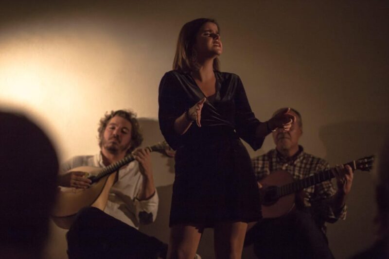 Lisbon: Fado Night With Dinner in Ancient Fado House - Musical Performances