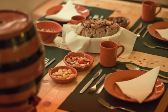Lisbon: Fado Night With Dinner in Ancient Fado House - Reserving the Event