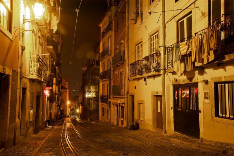 Lisbon: Fado Show With Dinner and City Tour - Highlights