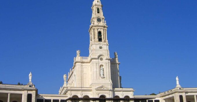 Lisbon: Fatima, Aljustrel, Nazare, and Obidos All Day Trip - Obidos