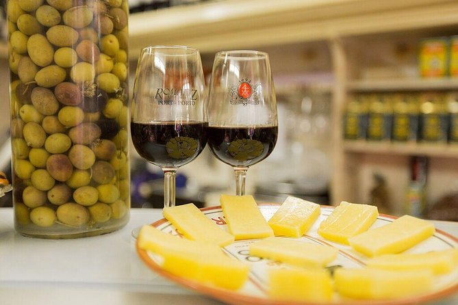 Lisbon Food and Wine Walk - Local Guides and Cultural Insights