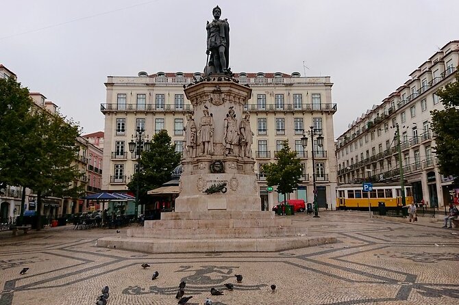 Lisbon Full-Day Group Tour - Alfama District