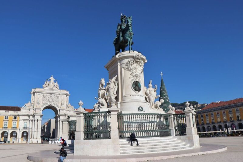Lisbon: Full-Day Private Walking Sightseeing Tour - Guided Experiences