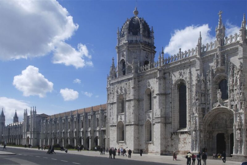 Lisbon: Full-Day Small Group City Sightseeing Tour - Key Points