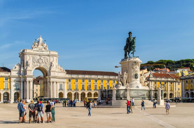 LISBON GRAND EXPERIENCE Tuktuk Tour in German - Additional Information