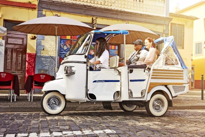 LISBON GRAND EXPERIENCE Tuktuk Tour in German - Pickup Location
