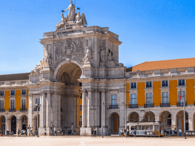 Lisbon: Half-Day Guided Sightseeing Tour by Tuk Tuk - Tour Duration and Cancellation