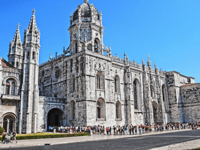 Lisbon: Half-Day Guided Sightseeing Tour by Tuk Tuk - Explore Lisbons Historic Districts