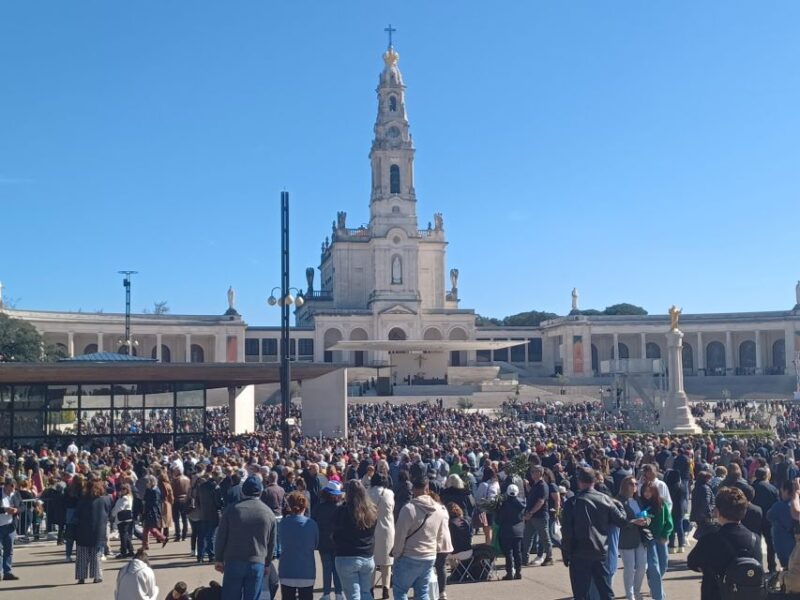 Lisbon: Half-Day Small Group Trip to the Sanctuary of Fátima - Visiting the Sanctuary